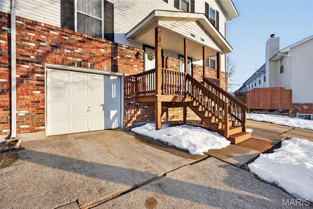 796 Delray Drive J, St Peters, MO 63376