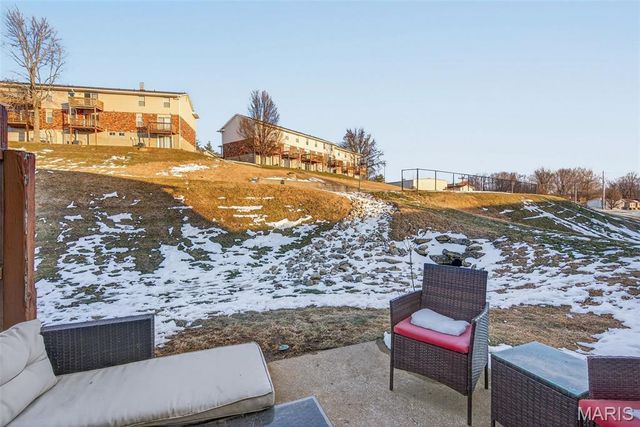 796 Delray Drive J, St Peters, MO 63376