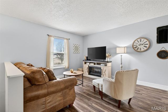 796 Delray Drive J, St Peters, MO 63376