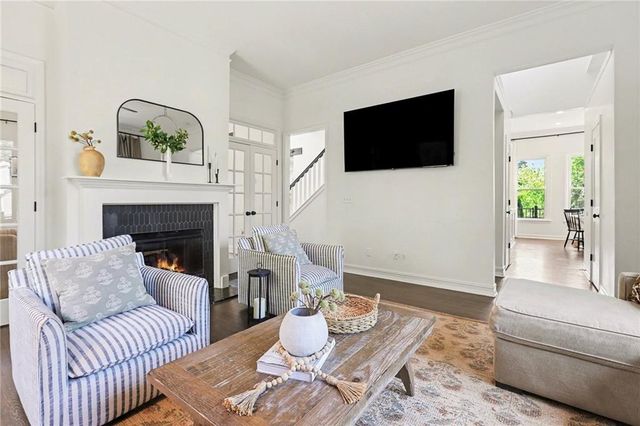 725 Kenmare Court, Roswell, GA 30075