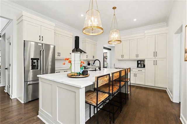 725 Kenmare Court, Roswell, GA 30075