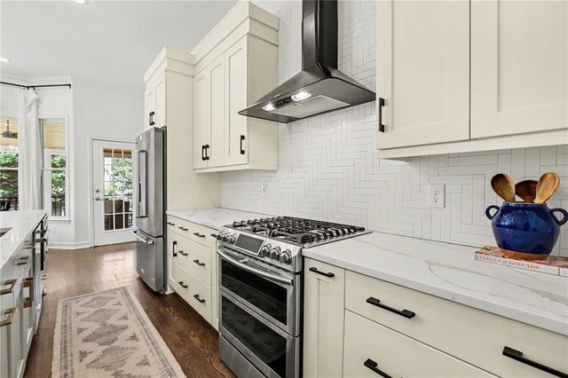 725 Kenmare Court, Roswell, GA 30075