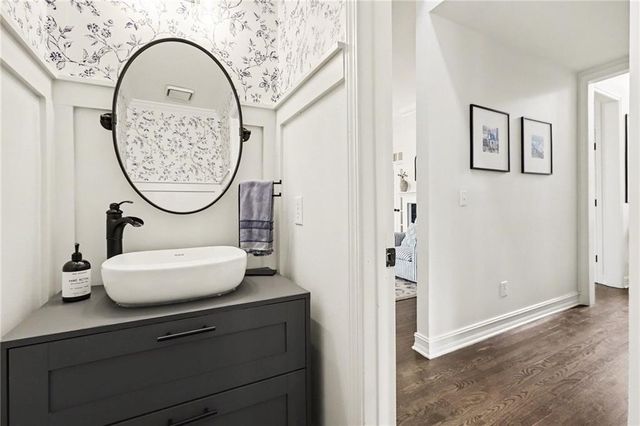 725 Kenmare Court, Roswell, GA 30075