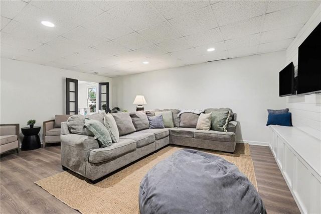 725 Kenmare Court, Roswell, GA 30075