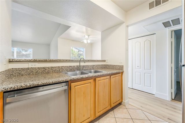 5055 West Hacienda Avenue 2043, Las Vegas, NV 89118