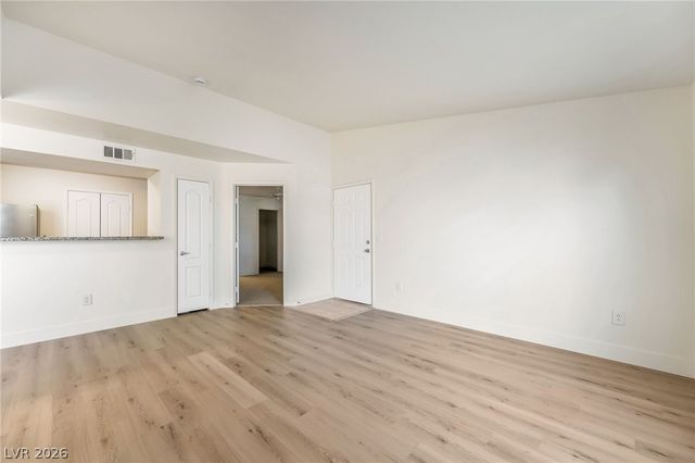 5055 West Hacienda Avenue 2043, Las Vegas, NV 89118