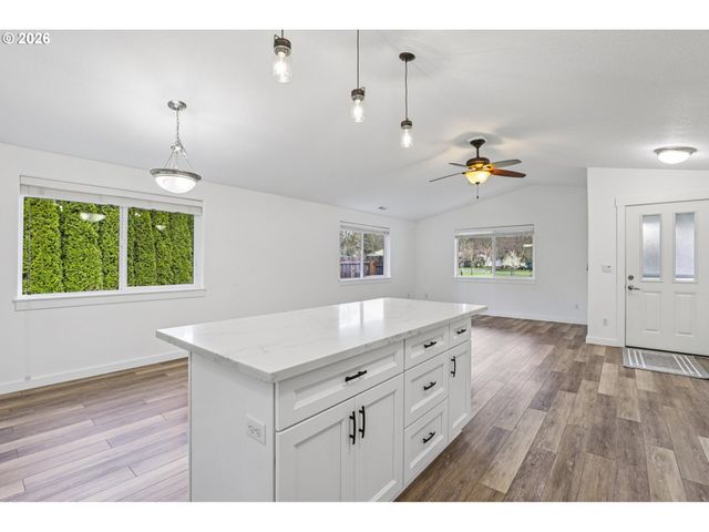 34054 E COLUMBIA Ave, Scappoose, OR 97056