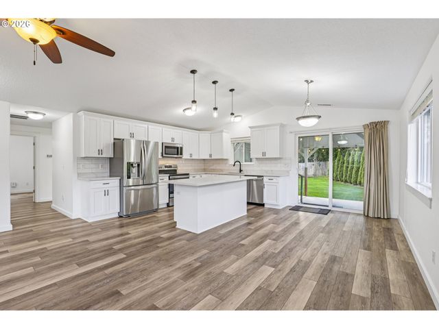 34054 E COLUMBIA Ave, Scappoose, OR 97056