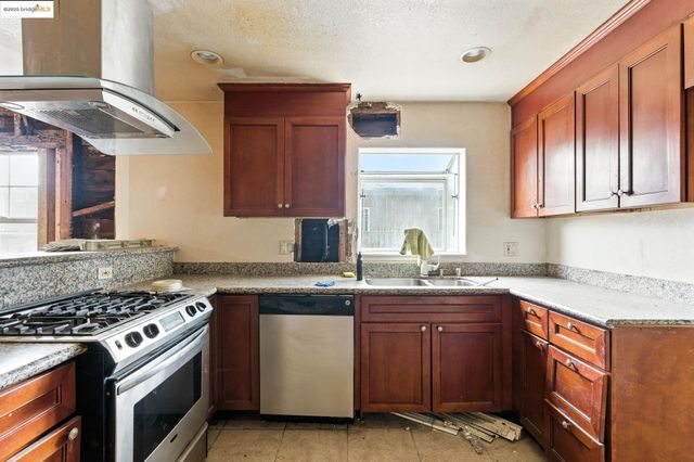 159 Poinsettia Ave, Bay Point, CA 94565