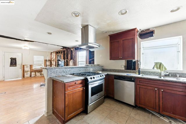 159 Poinsettia Ave, Bay Point, CA 94565