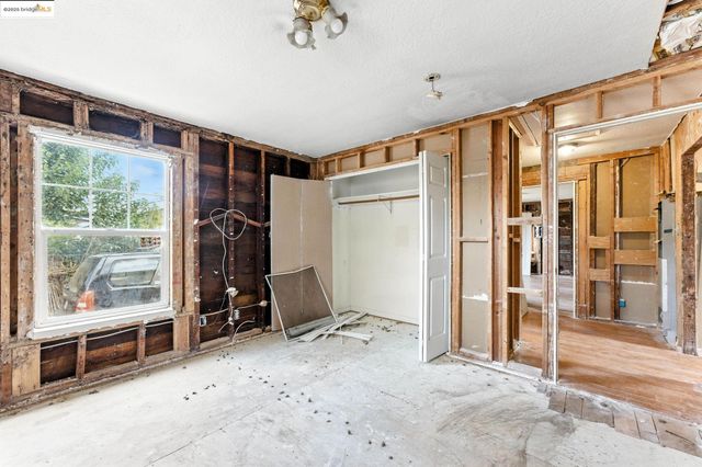 159 Poinsettia Ave, Bay Point, CA 94565