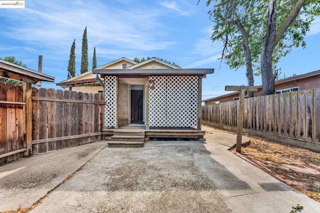159 Poinsettia Ave, Bay Point, CA 94565