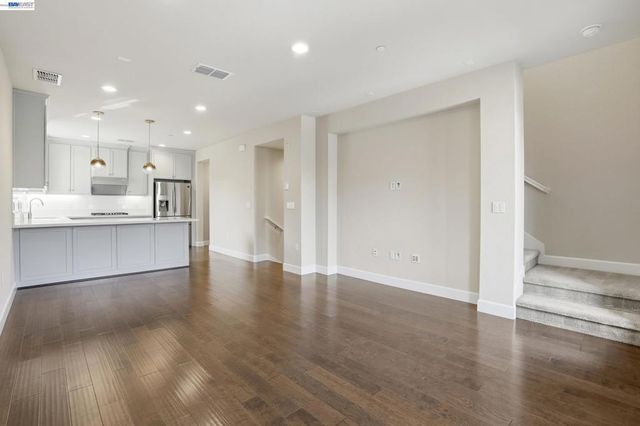 817 Tranquility Cir 4, Livermore, CA 94551