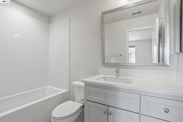 817 Tranquility Cir 4, Livermore, CA 94551