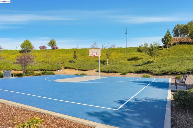 817 Tranquility Cir 4, Livermore, CA 94551