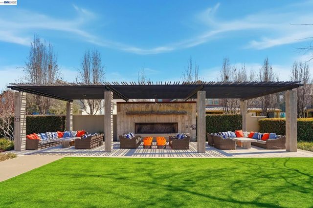 817 Tranquility Cir 4, Livermore, CA 94551