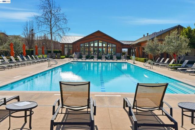 817 Tranquility Cir 4, Livermore, CA 94551