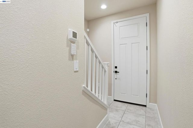 817 Tranquility Cir 4, Livermore, CA 94551