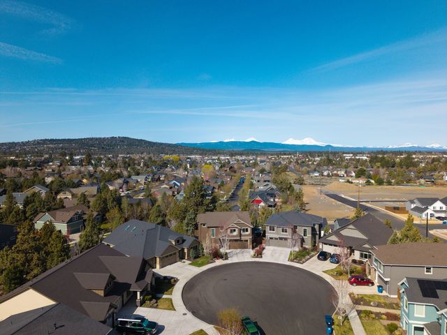 20677 Comet Court, Bend, OR 97701