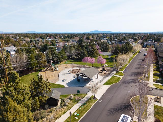 20677 Comet Court, Bend, OR 97701