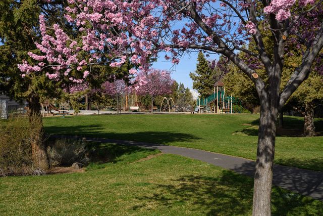 20677 Comet Court, Bend, OR 97701