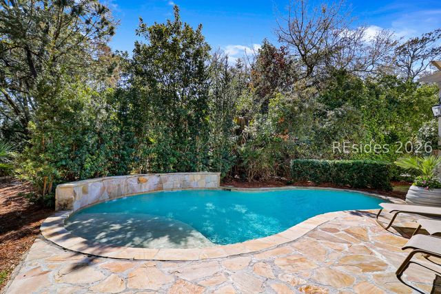 35 Saint George Rd, Hilton Head Island, SC 29928