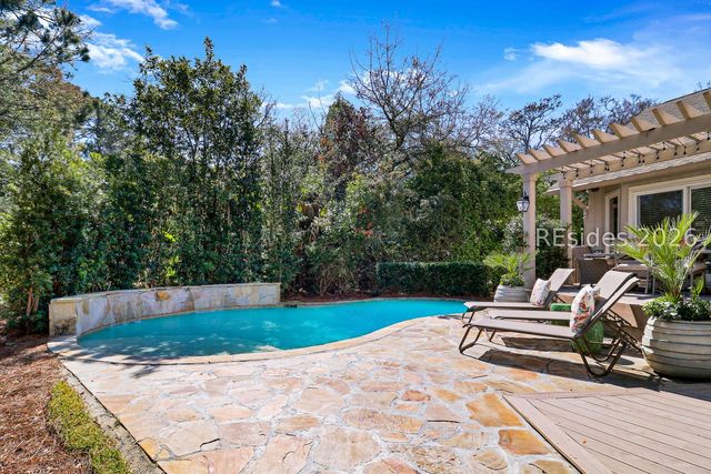 35 Saint George Rd, Hilton Head Island, SC 29928