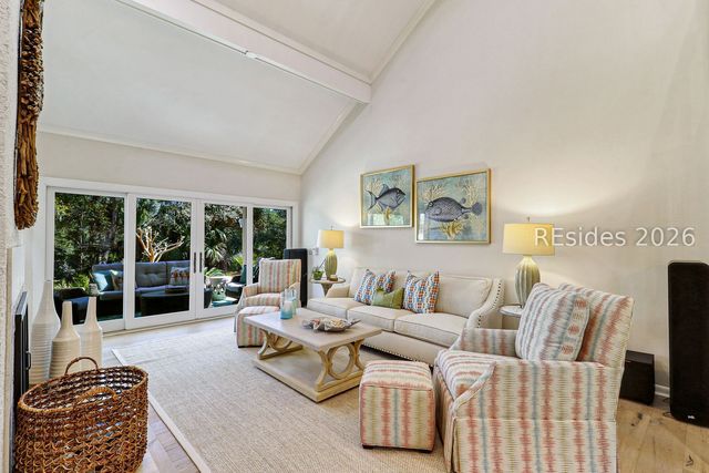 35 Saint George Rd, Hilton Head Island, SC 29928