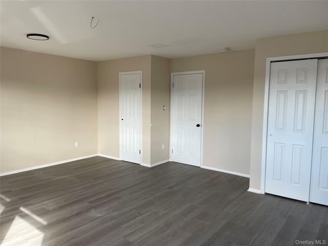 7 Locust Ave 1, Babylon, NY 11702