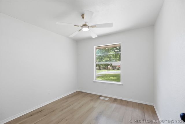 923 S Hiawatha Avenue, Sapulpa, OK 74066
