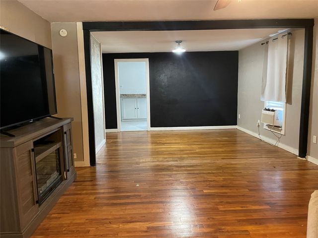 110 S Hubbard Street, Alvord, TX 76225