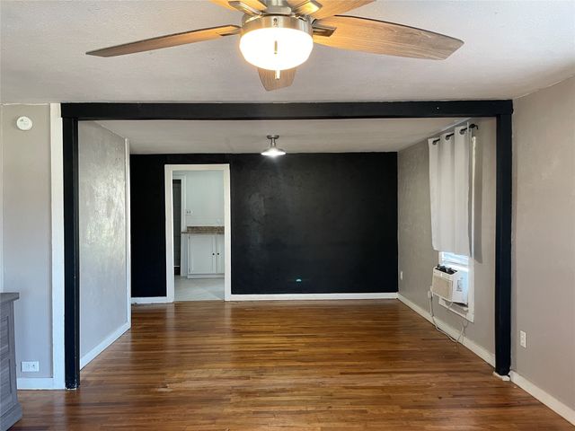 110 S Hubbard Street, Alvord, TX 76225