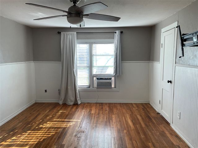 110 S Hubbard Street, Alvord, TX 76225