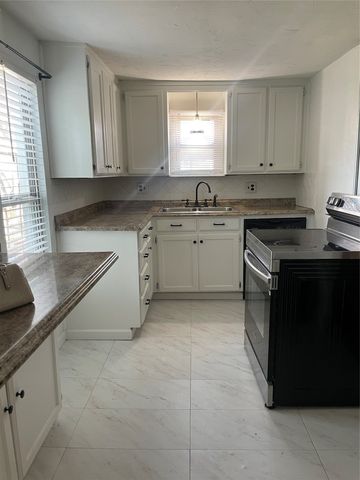 110 S Hubbard Street, Alvord, TX 76225