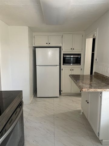 110 S Hubbard Street, Alvord, TX 76225