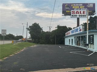 1104 E Veterans Memorial Boulevard, Killeen, TX 76541