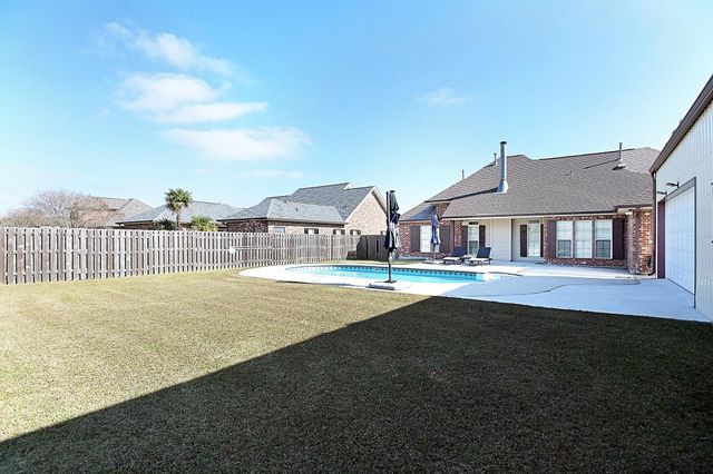 111 Autumn Ridge Drive, Thibodaux, LA 70301