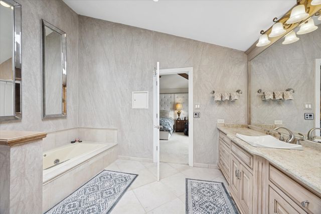 8401 Golfview Drive, Orland Park, IL 60462