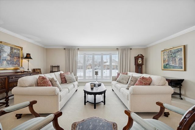 8401 Golfview Drive, Orland Park, IL 60462