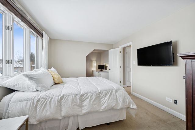 8401 Golfview Drive, Orland Park, IL 60462