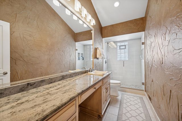 8401 Golfview Drive, Orland Park, IL 60462