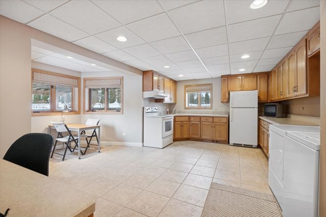 8401 Golfview Drive, Orland Park, IL 60462