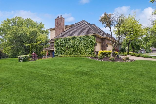 8401 Golfview Drive, Orland Park, IL 60462