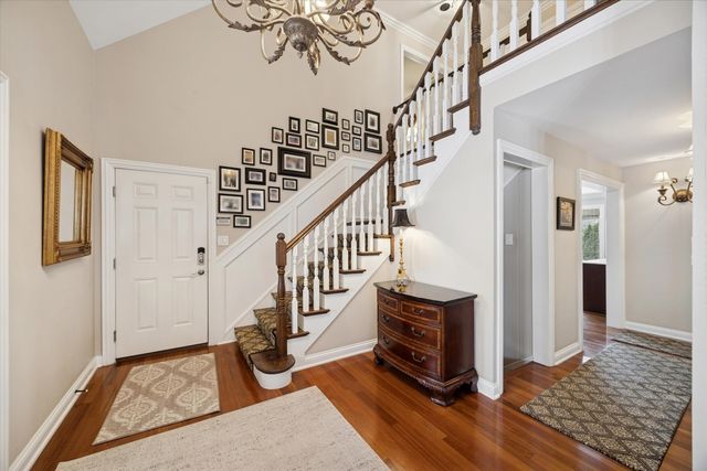 8401 Golfview Drive, Orland Park, IL 60462