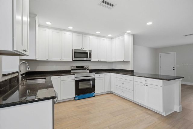 908 24TH AVENUE W, Palmetto, FL 34221