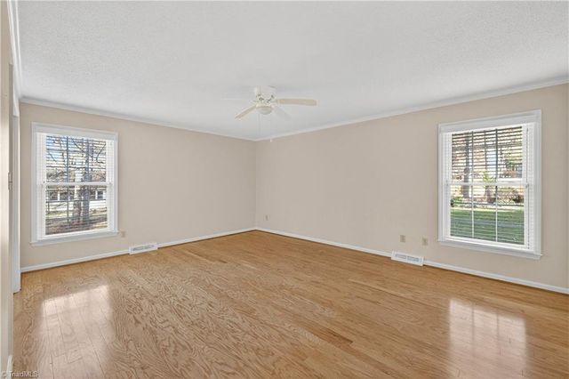 3041 Forest Line Drive, Clemmons, NC 27012