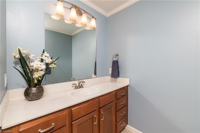 3041 Forest Line Drive, Clemmons, NC 27012