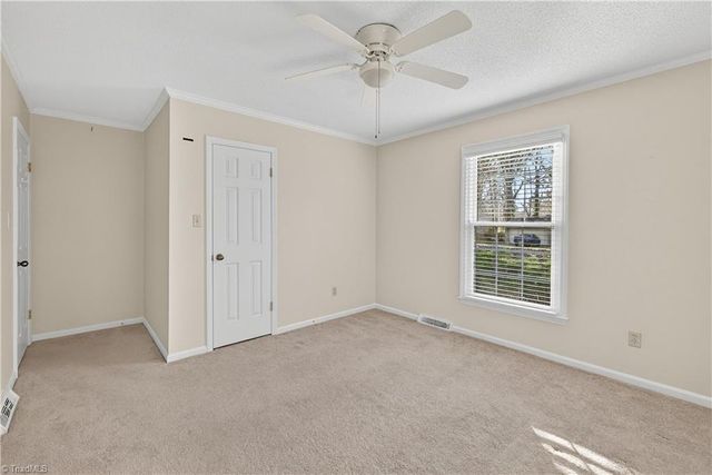 3041 Forest Line Drive, Clemmons, NC 27012