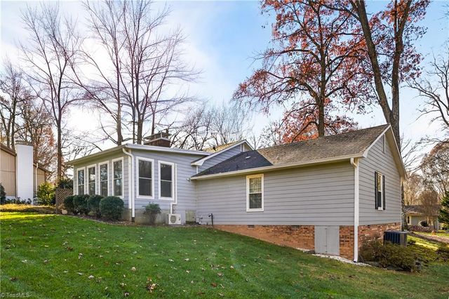 3041 Forest Line Drive, Clemmons, NC 27012