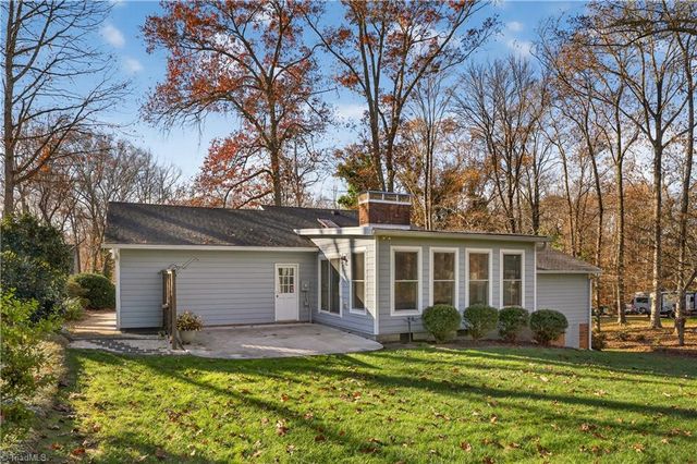 3041 Forest Line Drive, Clemmons, NC 27012